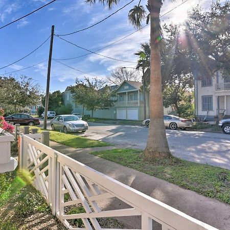 Bright Galveston Cottage Close To Beach And Strand Экстерьер фото