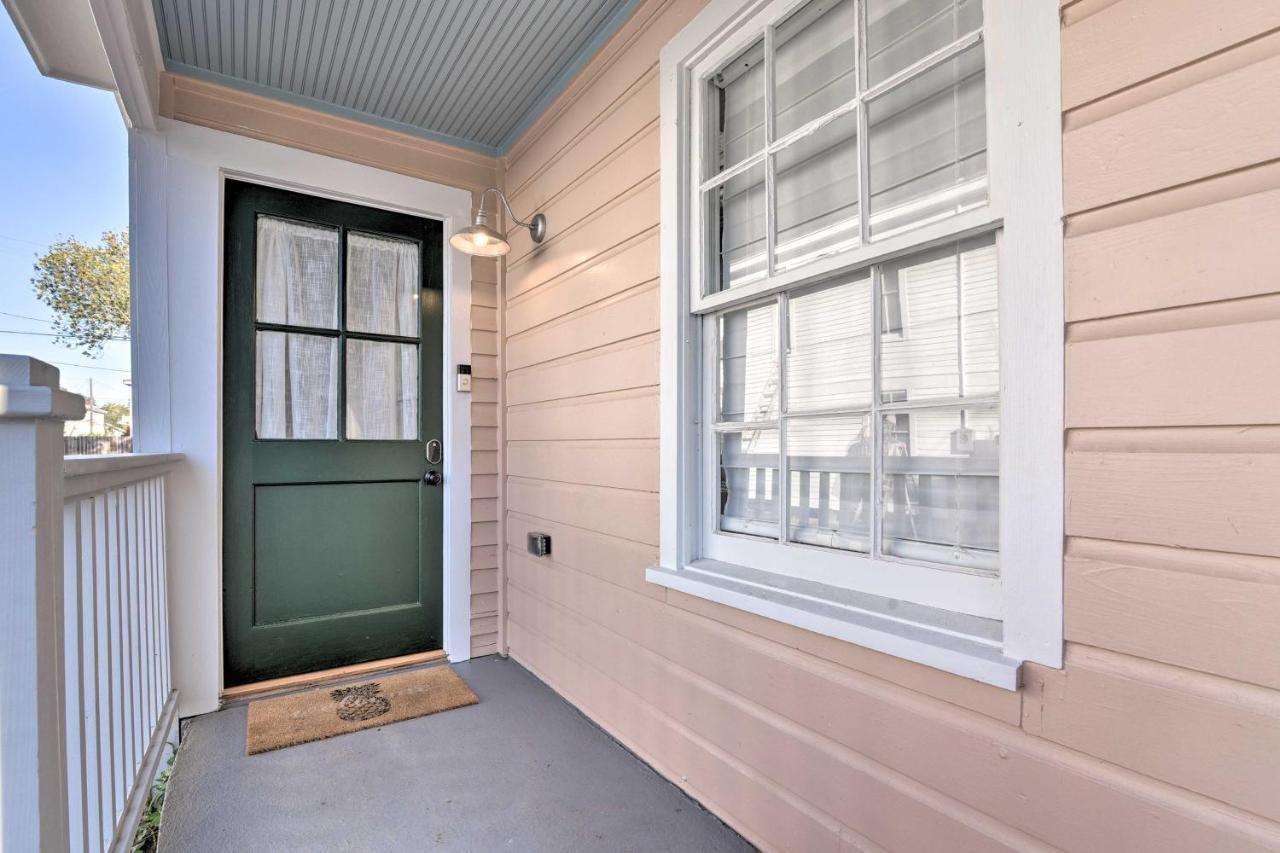Bright Galveston Cottage Close To Beach And Strand Экстерьер фото